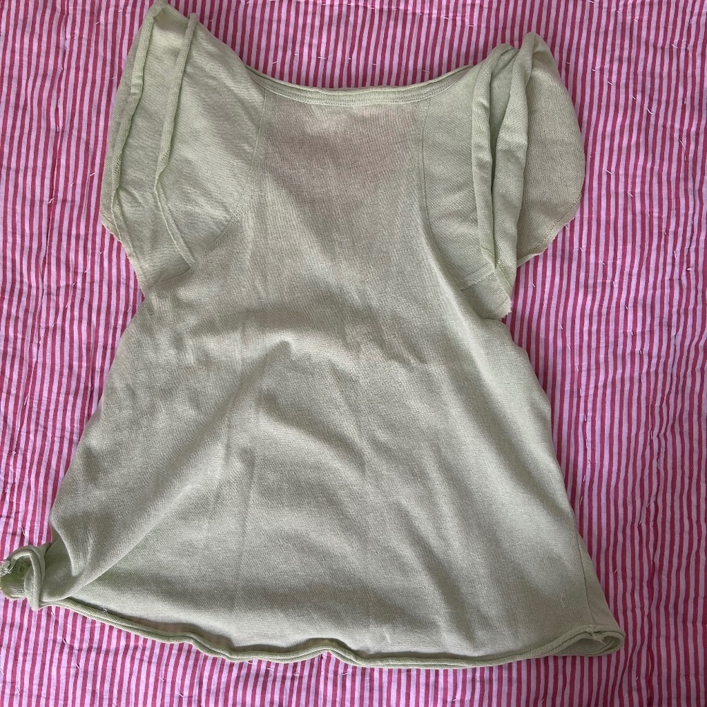 Preppy green ruffle top - Picture 2 of 3